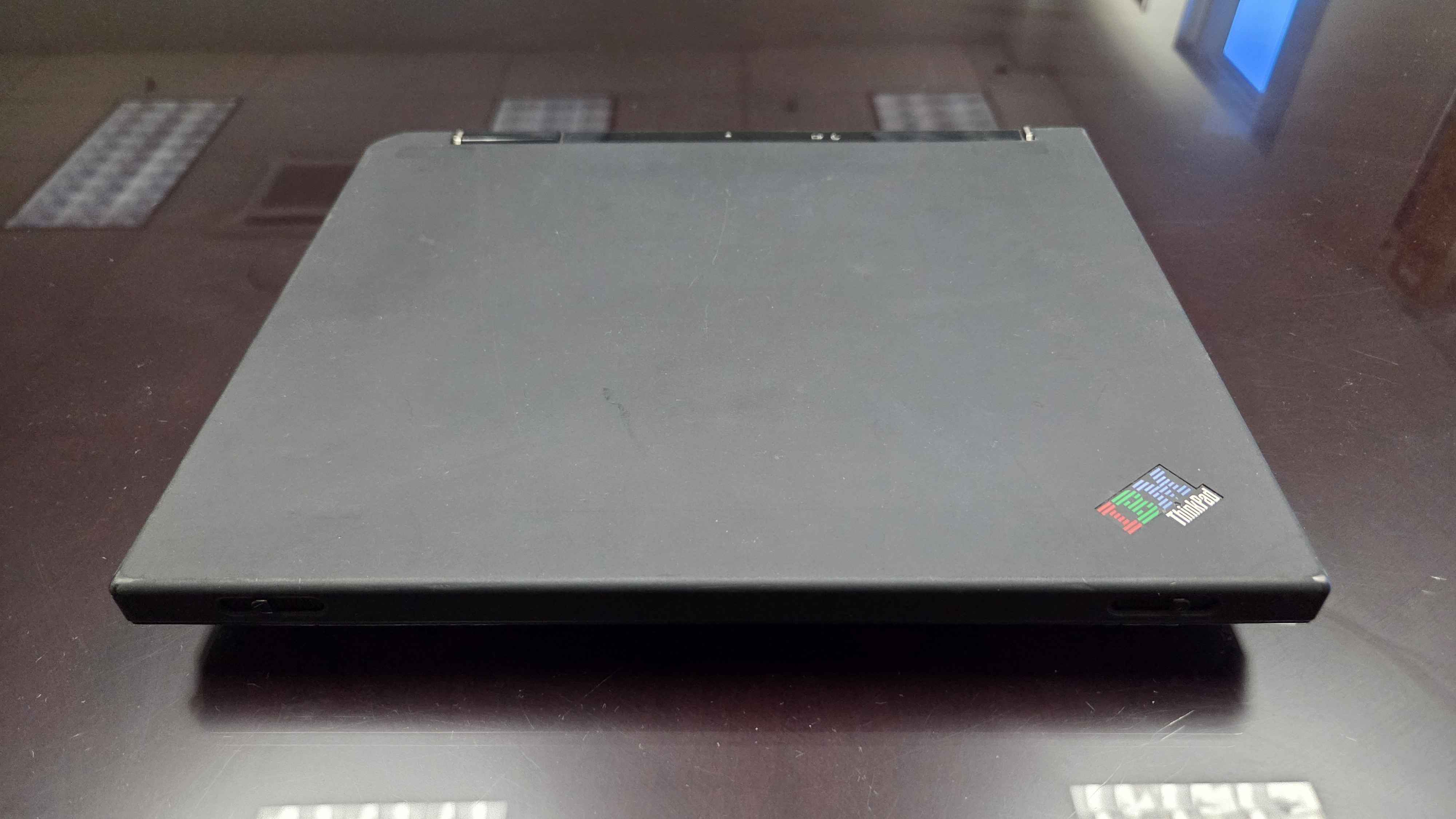 IBM ThinkPad X32 pentiumM 本体 & ドック IBM ThinkPad X32 - MacDat