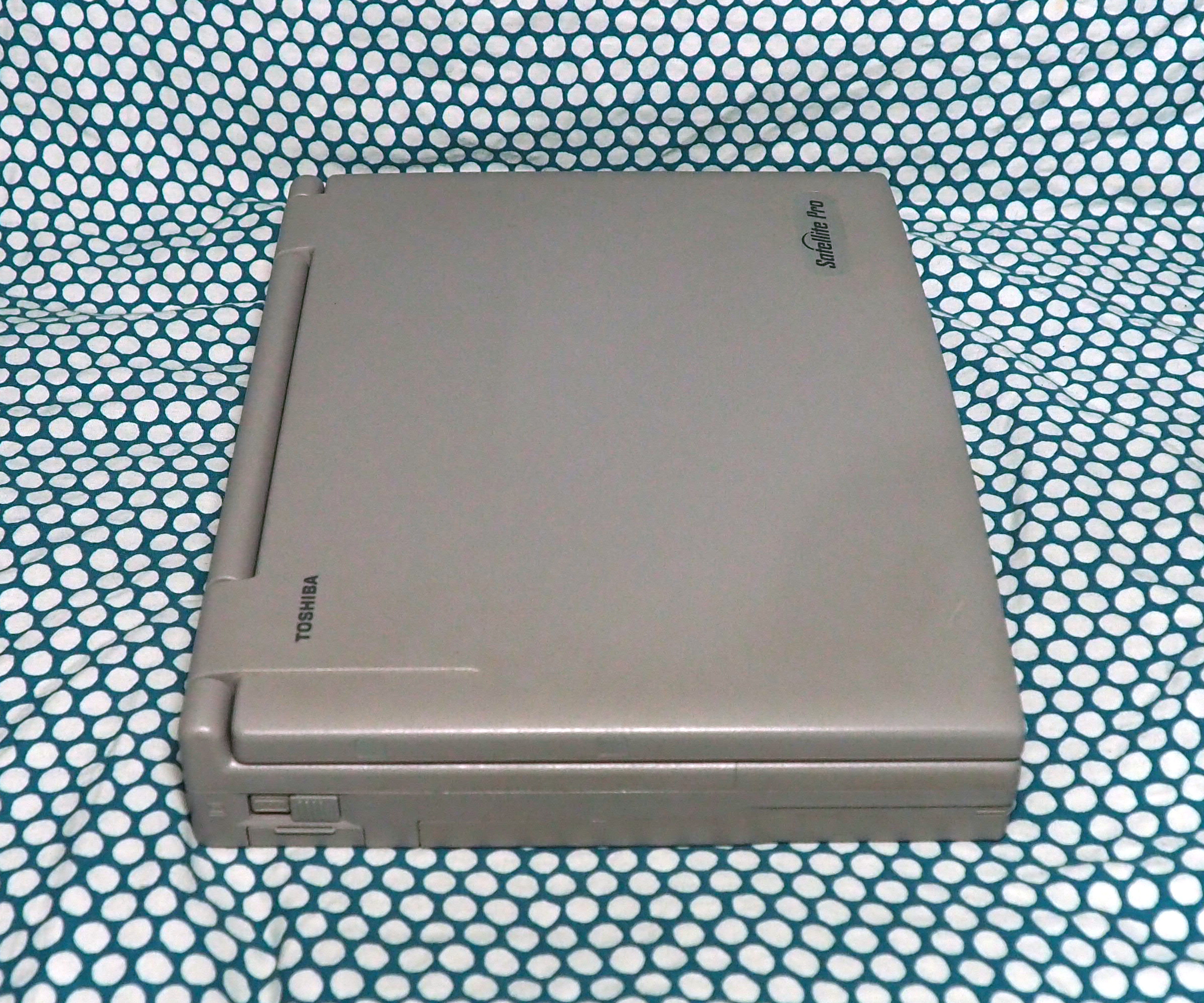 Toshiba Satellite Pro 460CDX/460CDT - MacDat