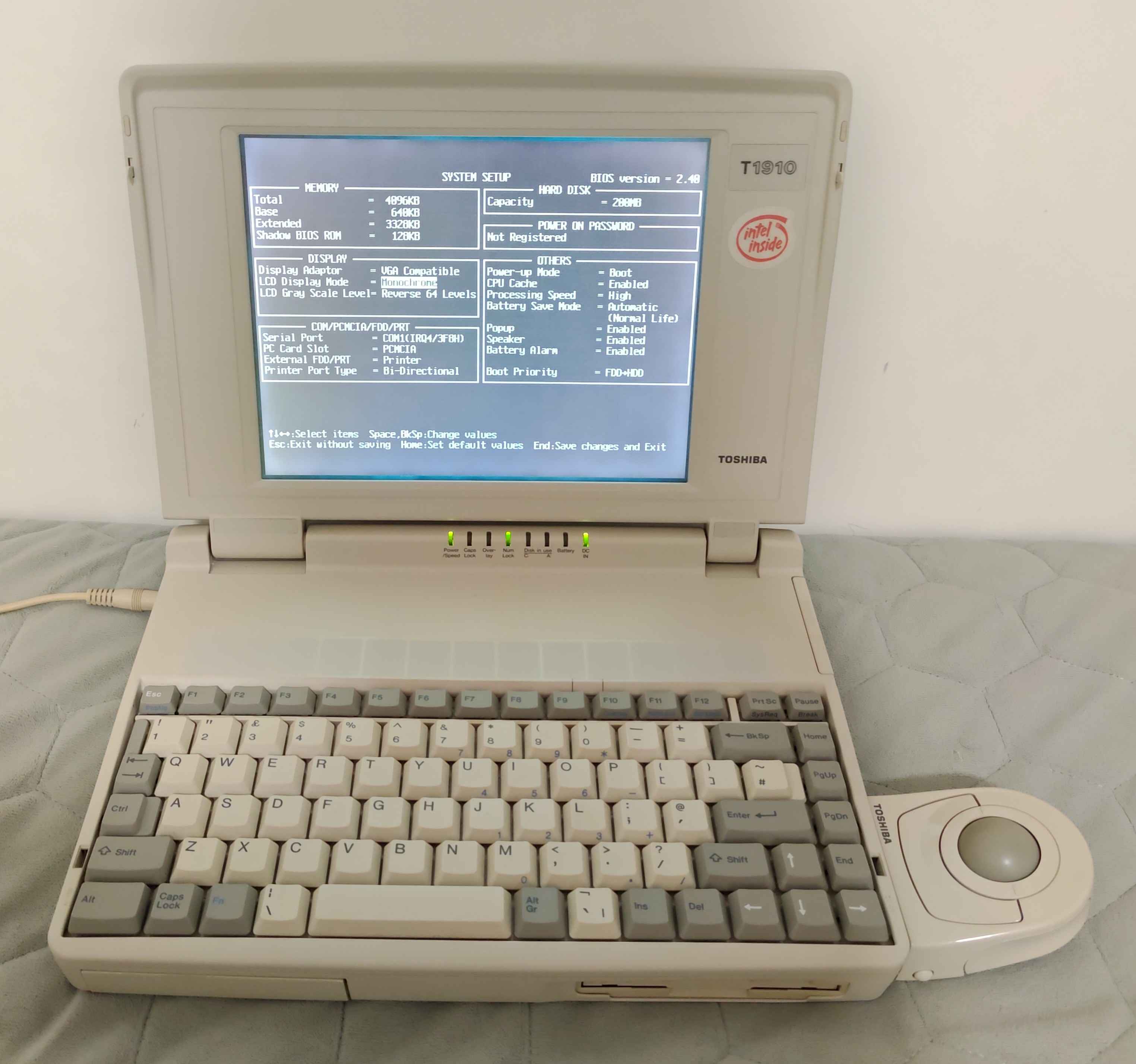 Toshiba T1910 Vintage Laptop – Ordinateur Portable Pour Pièces, Non Testé, NOT TESTED